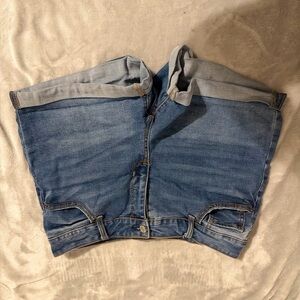 Time and Tru Light Blue Cropped Jeans